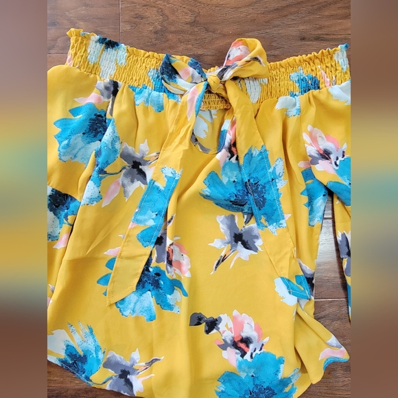 Charming Charlie Off The Shoulder Floral Blouse Size Medium - Picture 6 of 14